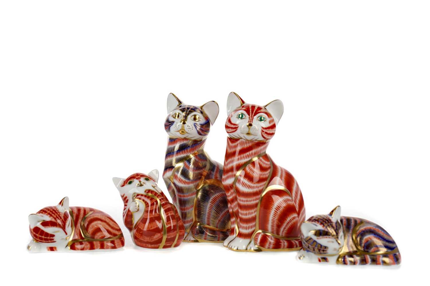 Lot 1068 - FIVE ROYAL CROWN DERBY CAT PAPERWEIGHTS