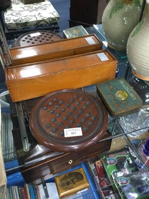 Lot 517 - A SOLITAIRE BOARD, COLLECTION OF MARBLES AND DOMINOES IN A WOOD BOX