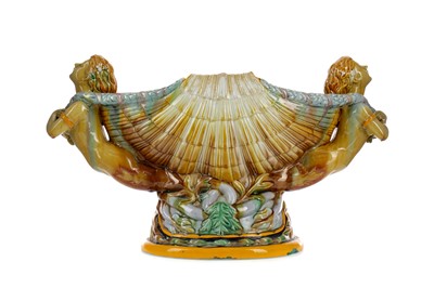 Lot 1071 - A MAJOLICA SHELL FORM CENTREPIECE