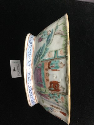 Lot 895 - AN EARLY 20TH CENTURY CHINESE OVAL SHAPED BOWL