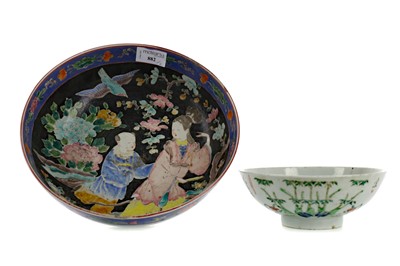 Lot 882 - AN EARLY 20TH CENTURY FAMILLE NOIRE CIRCULAR BOWL AND ANOTHER BOWL