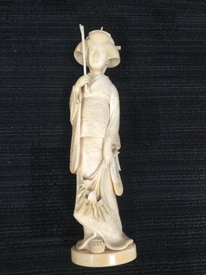 Lot 885 - AN EARLY 20TH CENTURY JAPANESE CARVING OF A GEISHA AND ANOTHER