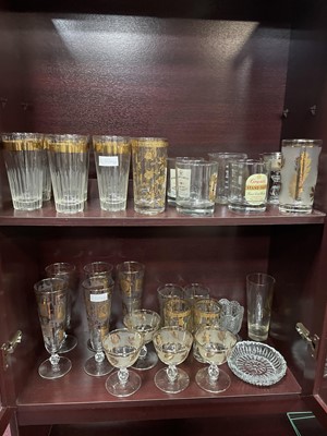 Lot 335A - A LOT OF VARIOUS DECORATIVE GLASS