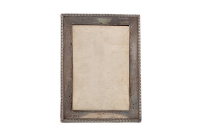 Lot 488 - A GEORGE VI SILVER PHOTOGRAPH FRAME