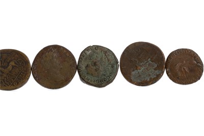 Lot 61 - FIFTEEN ANCIENT ROMAN BRONZE COINS