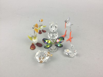 Lot 119 - A COLOURED GLASS VASE AND GLASS MODELS OF ANIMALS