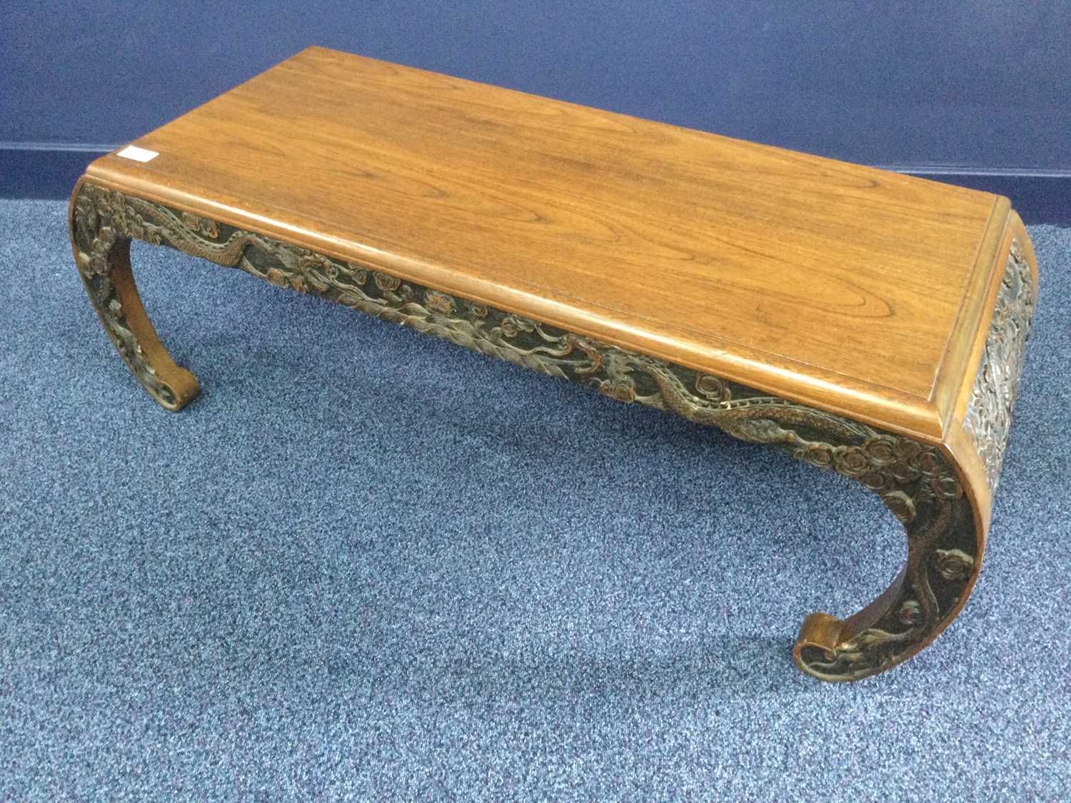 Lot 958 - A 20TH CENTURY CHINESE COFFEE TABLE