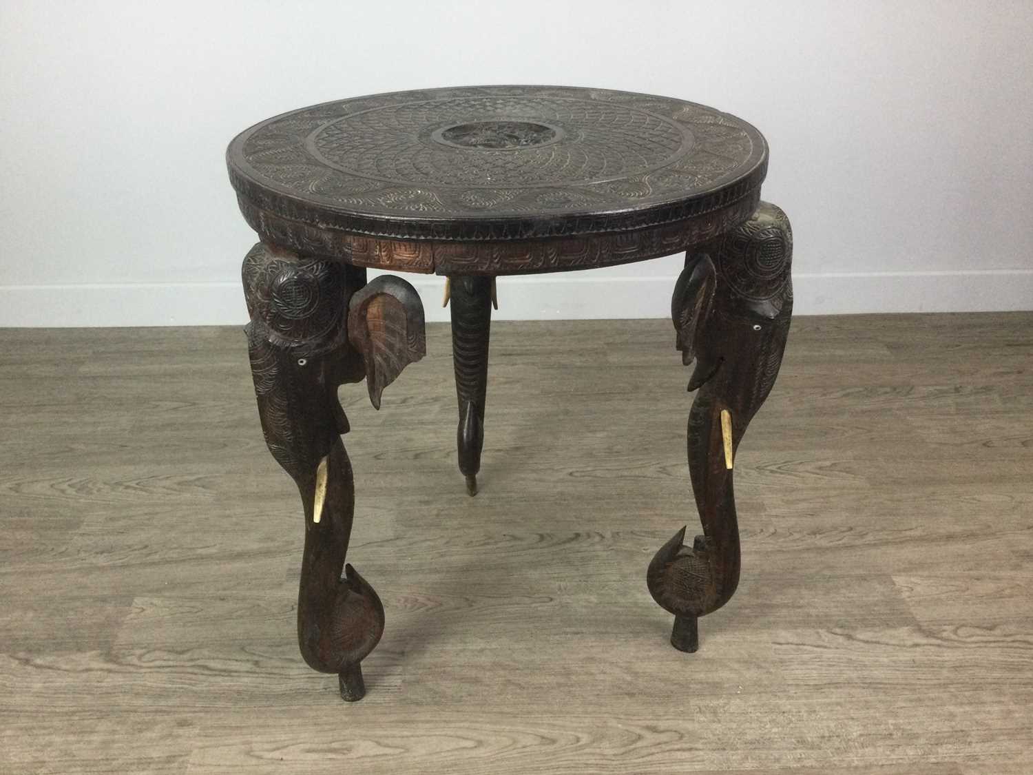 Lot 916 - A 20TH CENTURY INDIAN CARVED WOOD CIRCULAR TEA TABLE
