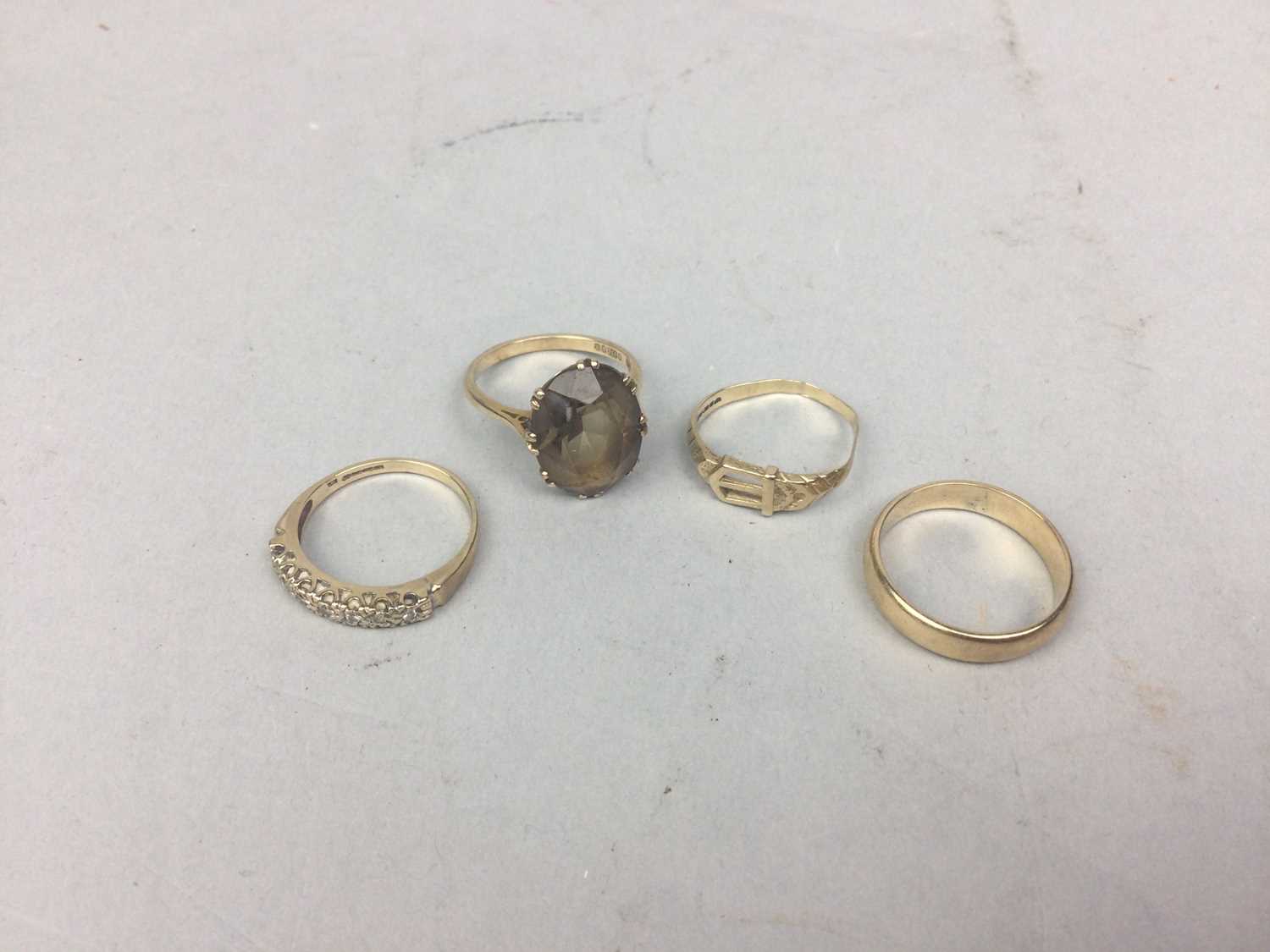 Lot 75 - A LOT OF FOUR VARIOUS GOLD RINGS