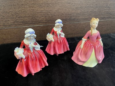 Lot 208 - A LOT OF ROYAL DOULTON FIGURES INCLUDING TWO FIGURES OF 'LAVINIA'