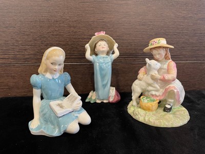 Lot 209 - A ROYAL DOULTON AGE OF INNOCENCE FIGURE OF 'MAKING FRIENDS' AND TWO OTHERS