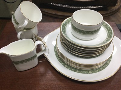 Lot 308 - A DOULTON 'RONDELAY' PART DINNER SERVICE