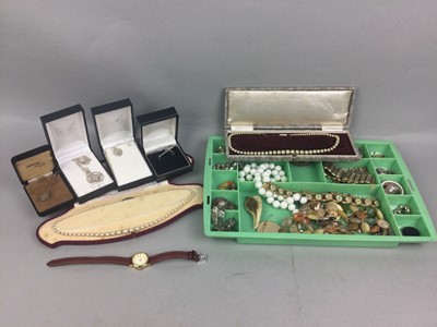 Lot 311 - A COLLECTION OF COSTUME JEWELLERY