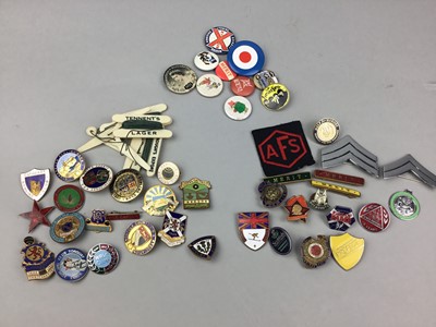 Lot 177 - A LOT OF BOWLING CLUB AND OTHER BADGES