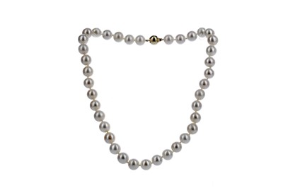 Lot 1465 - A STRING OF PEARLS