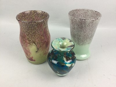 Lot 342 - A STRATHERN ART GLASS VASE, MDINA VASE AND A VASART VASE