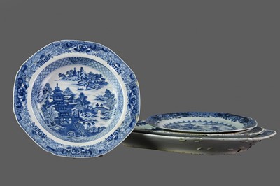 Lot 122 - THREE 19TH CENTURY BLUE & WHITE ASHETS, ALONG WITH A PLATE AND A BOWL