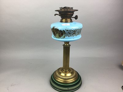 Lot 372 - A VICTORIAN OIL LAMP