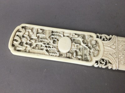 Lot 191 - AN LATE 19TH CENTURY CHINESE IVORY PAGE TURNER