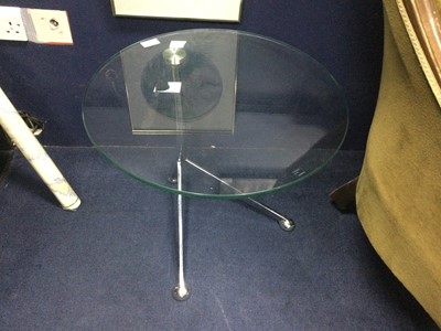 Lot 495 - A MODERN DESIGNER TEA TABLE