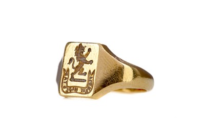 Lot 510 - A 'BROWN' FAMILY CREST RING