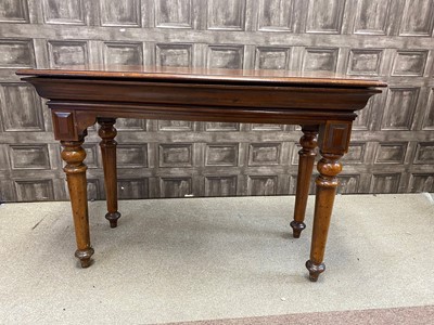 Lot 443 - A VICTORIAN MAHOGANY SIDE TABLE