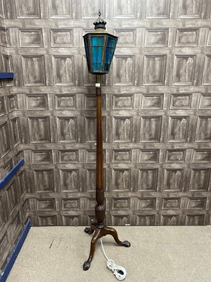 Lot 369 - A MAHOGANY BEDPOST FLOOR LAMP