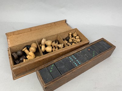 Lot 551 - A TURNED WOOD PART CHESS SET AND A SET OF VINTAGE DOMINOES