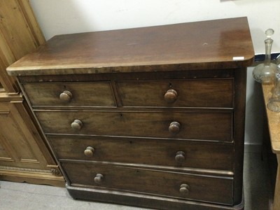 Lot 523 - A VICTORIAN MAHOGANY CHEST OF DRAWERS