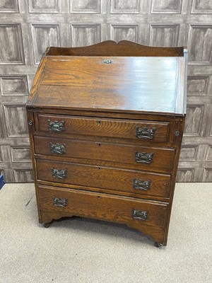 Lot 446 - AN OAK BUREAU