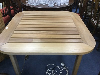 Lot 363 - AN OAK GARDEN TABLE