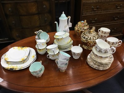 Lot 232 - A QUEEN ANNE 'LOUISE' PART COFFEE SERVICE AND OTHER TEA WARE
