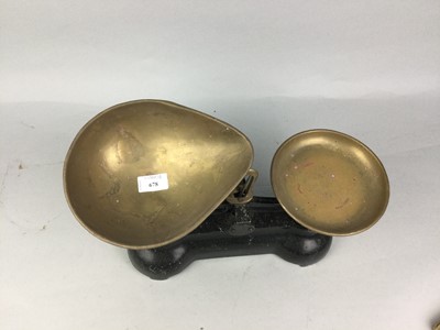 Lot 678 - A SET OF KITCHEN SCALES