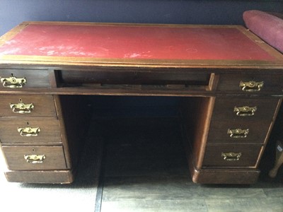 Lot 465 - A MAHOGANY KNEEHOLE DESK