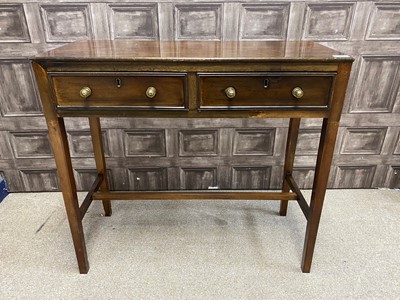 Lot 473 - A 19TH CENTURY MAHOGANY SIDE TABLE