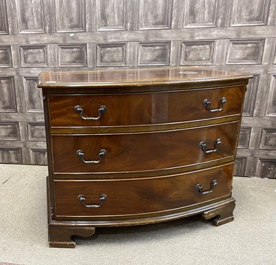 Lot 461 - A MAHOGANY BOW FRONTED CHEST OF THREE DRAWERS