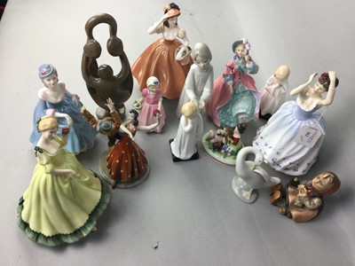 Lot 562 - A LOT OF ROYAL DOULTON, COALPORT, LLADRO AND OTHER FIGURES