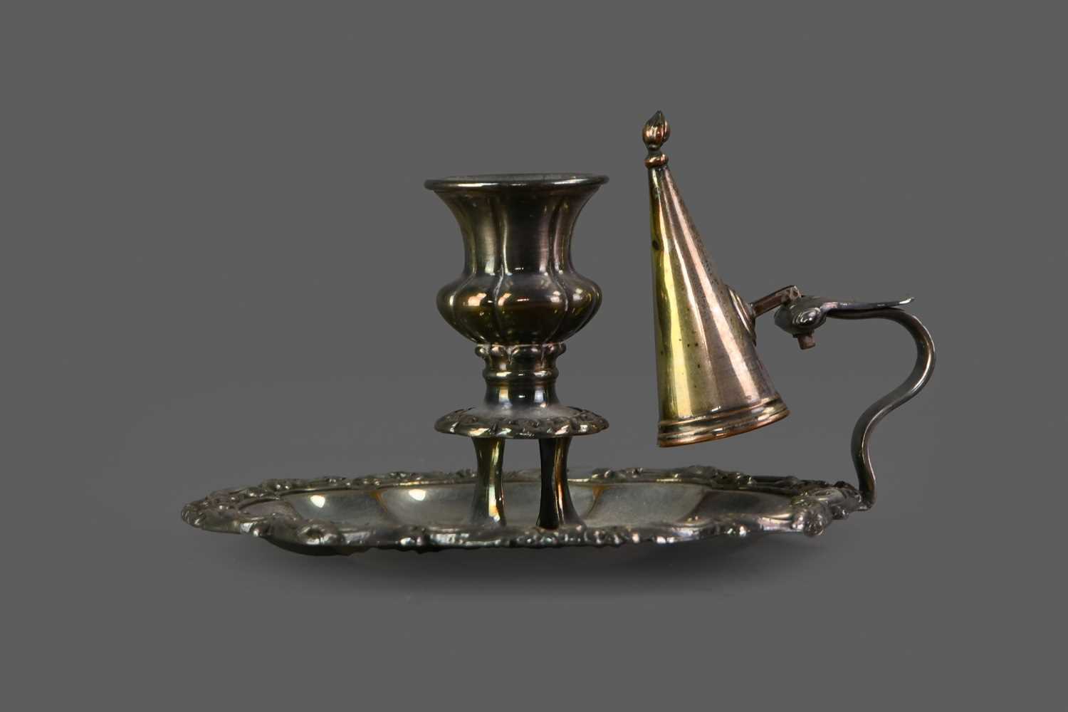 Lot 125 - AN EARLY 19TH CENTURY OLD SHEFFIELD PLATE CHAMBERSTICK