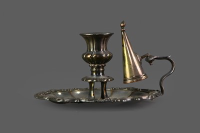 Lot 125 - AN EARLY 19TH CENTURY OLD SHEFFIELD PLATE CHAMBERSTICK