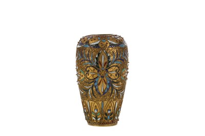 Lot 986 - AN EARLY 20TH CENTURY JAPANESE GILDED METAL VASE