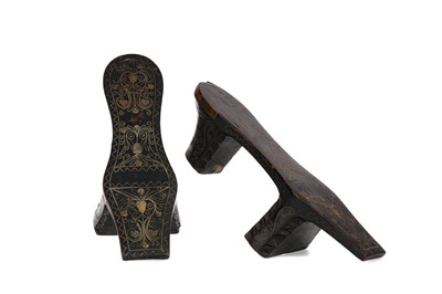 Lot 997 - A PAIR OF EARLY 20TH CENTURY OTTOMAN WIRE INLAID WOODEN FOOT RESTS