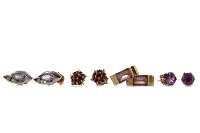 Lot 1516 - A COLLECTION OF EARRINGS
