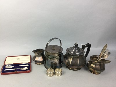 Lot 699 - A PAIR OF SILVER NAPKIN RINGS AND OTHER SILVER AND PLATED ITEMS