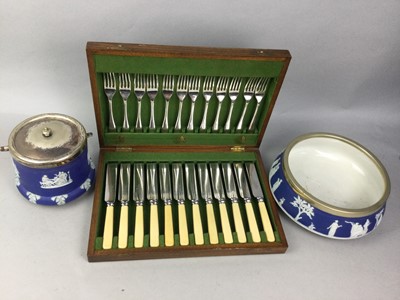 Lot 704 - A WEDGWOOD JASPERWARE BISCUIT BARREL, BOWL AND CANTEEN