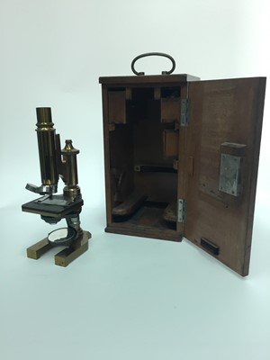 Lot 742 - AN E. LEITZ WETZLAR MICROSCOPE