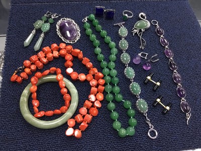 Lot 756 - A COLLECTION OF HARDSTONE AND OTHER JEWELLERY