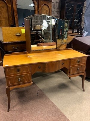 Lot 196 - A REPRODUCTION DRESSING TABLE AND CHAIR