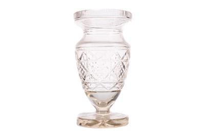 Lot 258 - AN EARLY 20TH CENTURY CUT GLASS VASE