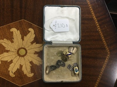 Lot 210A - A LOT OF FIVE PAIRS OF CUFFLINKS