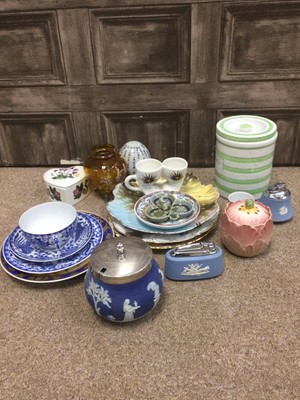Lot 35 - A LOT OF TWO WEDGWOOD JASPERWARE TABLE LIGHTS AND OTHER VARIOUS CERAMICS AND GLASS